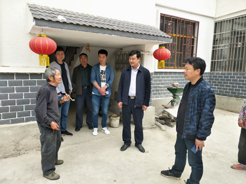 县城投公司：强化支部连建  助力脱贫攻坚