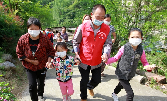 房县擂响水库防汛保安“战鼓”