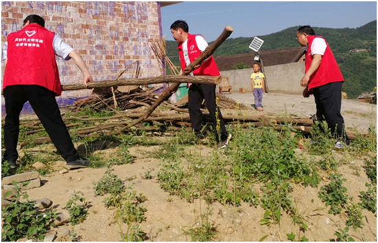 青峰镇 : 大力开展“入户大扫除，助力脱贫攻坚”活动