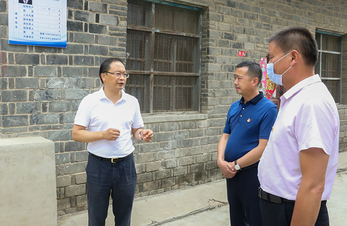 蔡贤忠强调：提升基层党组织治理能力的关键是“管用”