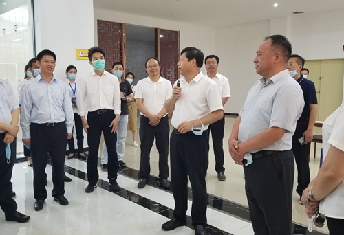 张维国带领全市重点项目拉练与会人员来房县参观