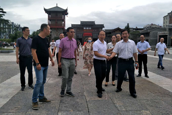 湖北工业职业技术学院来房调研和洽谈校地合作