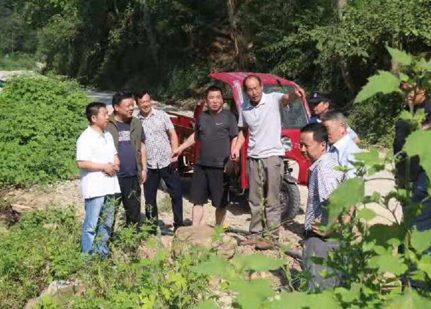 县政协副主席熊祖友到榔峪河巡河