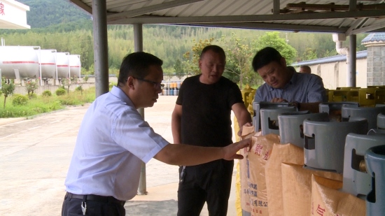 黄克伟调研工业企业 商贸企业安全生产及复工复产工作