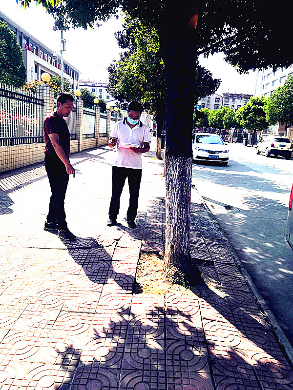 房县东城小学开展校园安全大排查活动