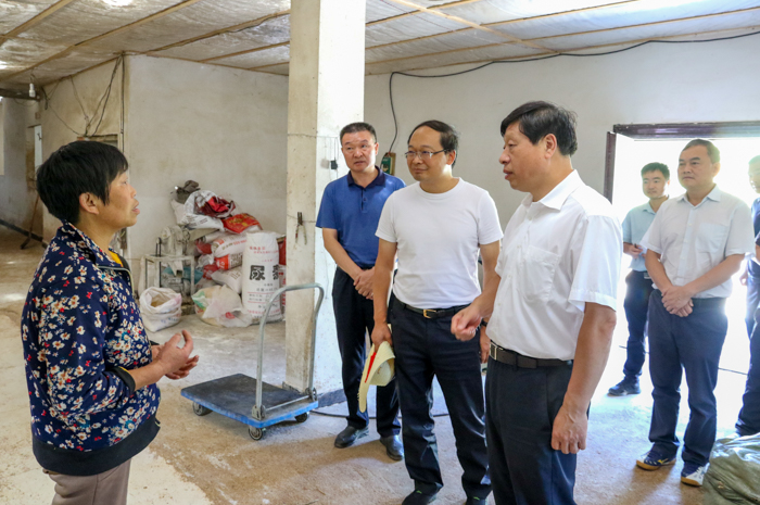 张维国强调：坚持以党建引领脱贫攻坚和乡村振兴