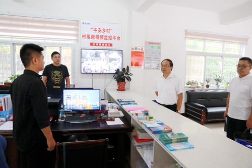 蔡贤忠调研软弱涣散基层党组织整顿工作