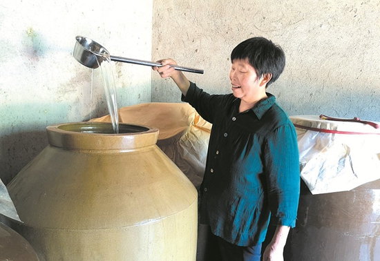 脱贫故事 | 房县村民熊次连：把奋斗的日子酿成酒