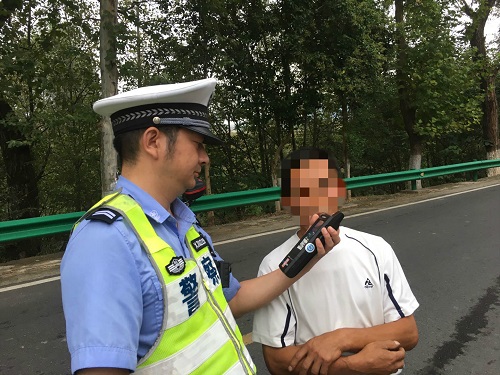 实施多种交通违法行为    男子被罚款3000元