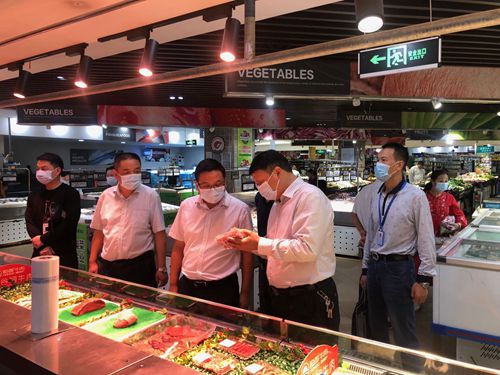 黄克伟带队检查食品药品安全工作