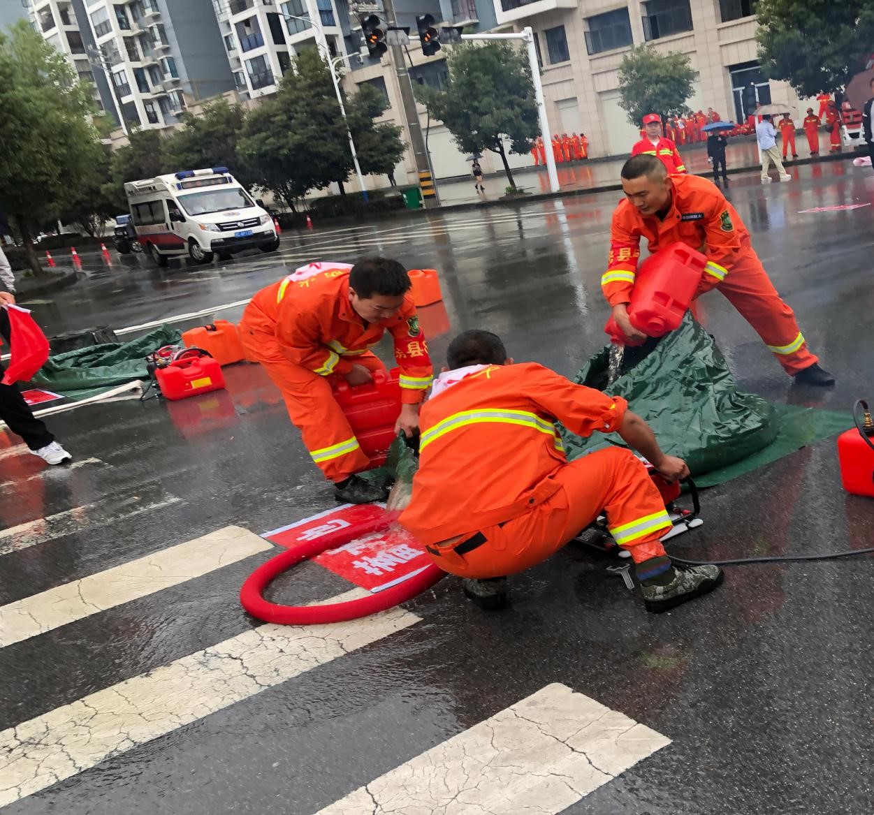 房县参加全市第一届森林消防技能竞赛