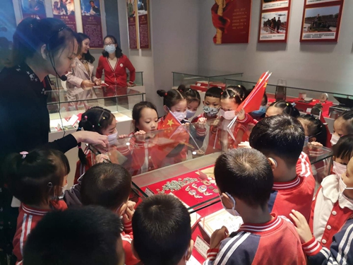 县幼儿园开展红色基因传承主题教育活动