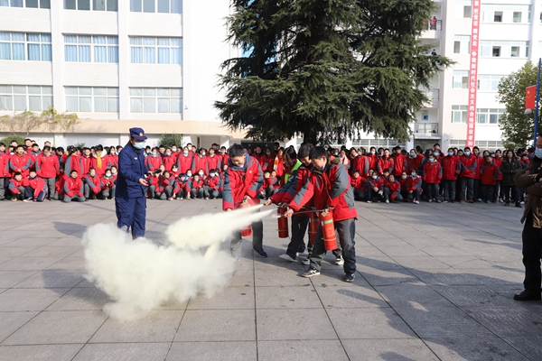消防讲座进校园 上好防火安全课