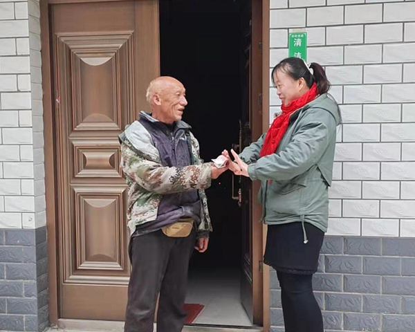 房县姚坪乡：拾金不昧扬美德 好人善举蔚成风