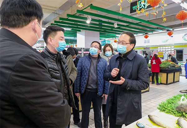 蔡贤忠到城区部分商超物流企业检查疫情防控工作