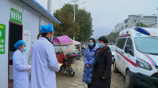 徐锦凤督导化龙堰镇疫情防控工作