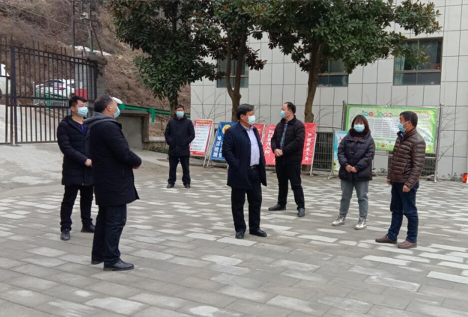 万峪河乡党委政府为学校办实事