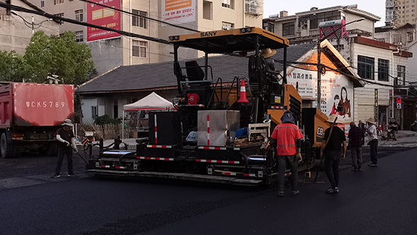 国庆假期不停工 县住建局抢抓“民生”工程建设