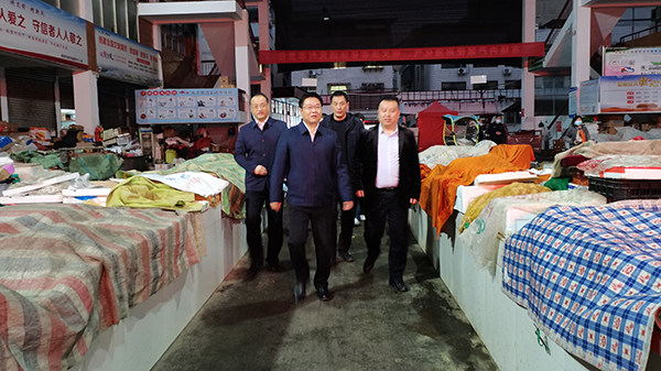 谢晓鸣调研老城区改造