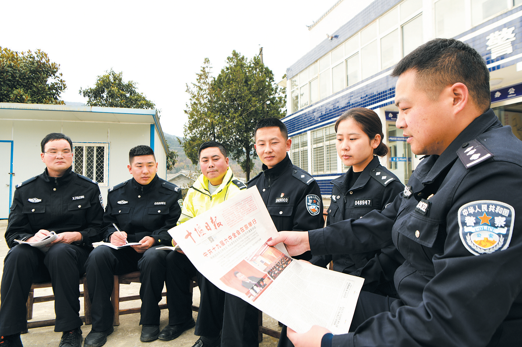 房县公安局交警大队业余时间抓学习