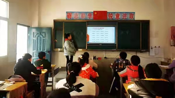 九道关坪小学扎实开展“宪法宣传周”系列活动