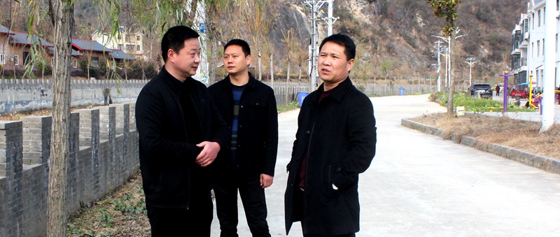 县住建局深入驻点村开展乡村振兴帮扶工作