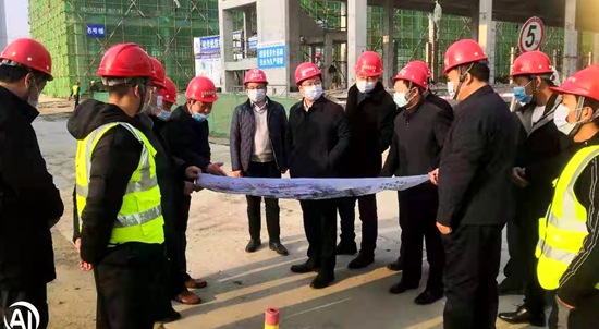 谢晓鸣调研西商·房县绿色农港项目建设