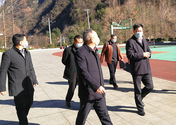 省学校后勤办调研我县教育局乡村振兴工作和中小学校后勤服务保障工作
