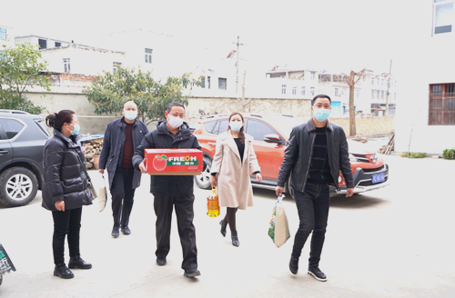 县退役军人协会：春节慰问送关怀 情暖退役军人心