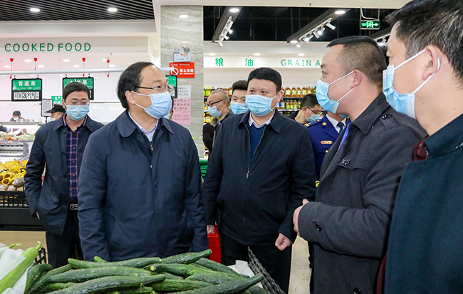 蔡贤忠检查春节期间疫情防控和安全生产工作