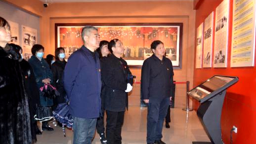 县人社局：组织开展“三八”妇女节专题活动