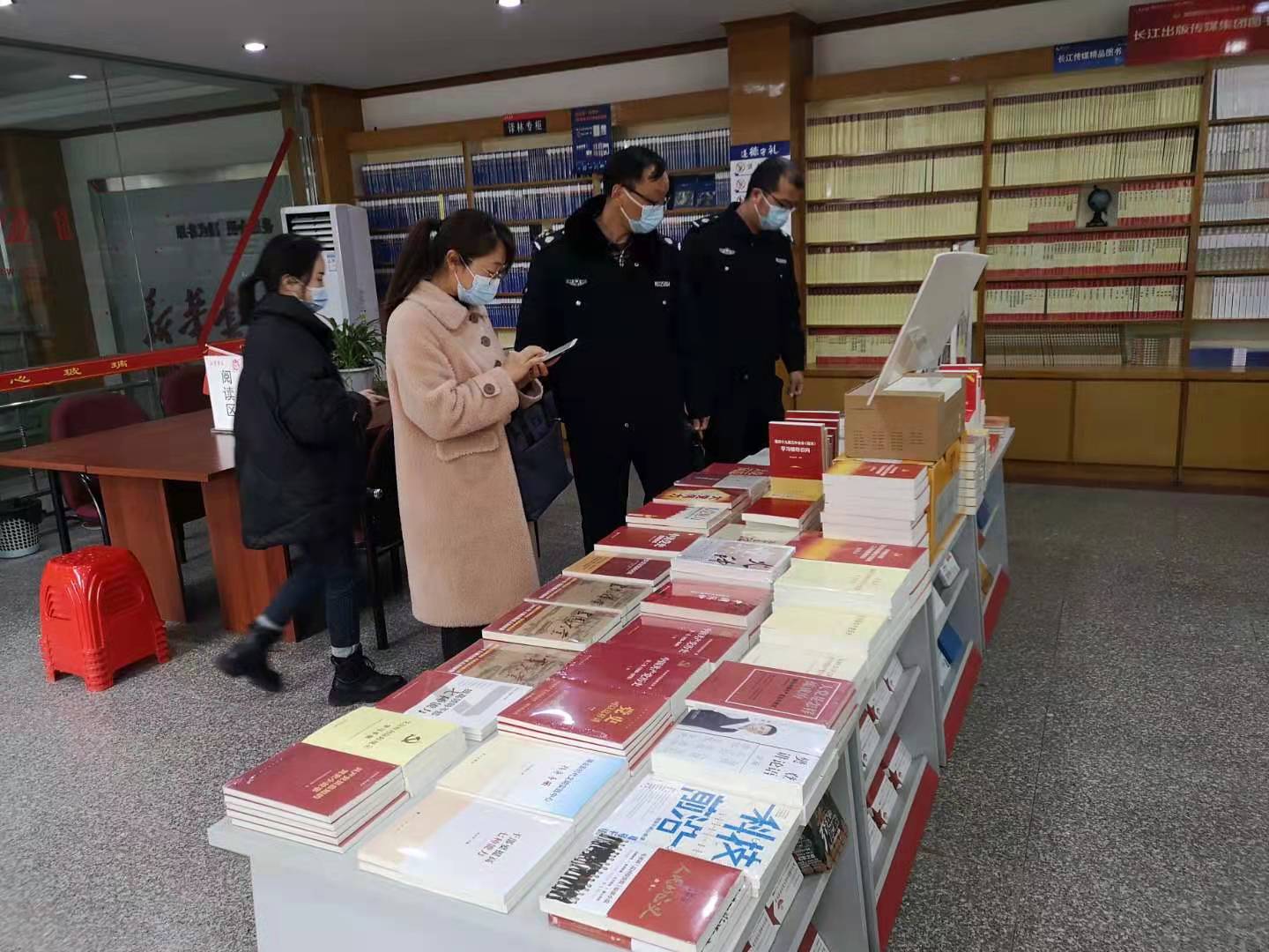 县文旅市场综合执法大队：开展“两会”期间文旅市场意识形态领域专项检查