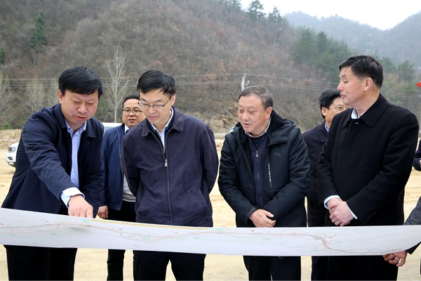 市人大常委会主任师永学来房县调研