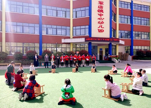 房县幼儿园开展送教下乡暨玩具捐赠活动