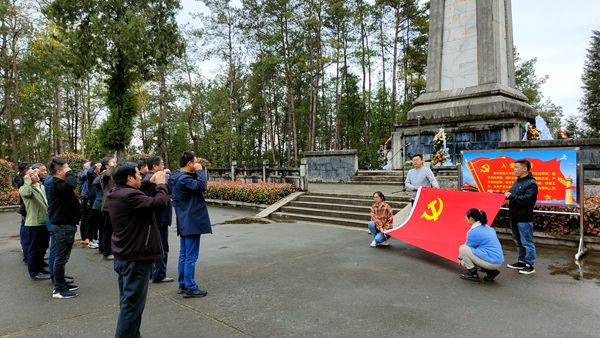 大木厂镇开展党史学习教育“清明祭英烈”活动
