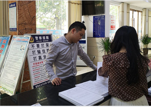 用干部“辛苦指数”换取群众“幸福指数” ——城关镇“五一”假期践行“我为群众办实事”纪实