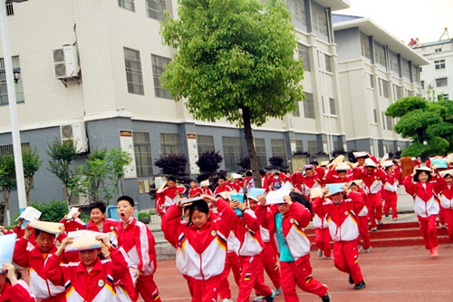 防范化解灾害风险  筑牢安全发展基础——房县东城小学举行5.12防灾减灾宣传周活动