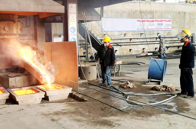 加班加点赶生产