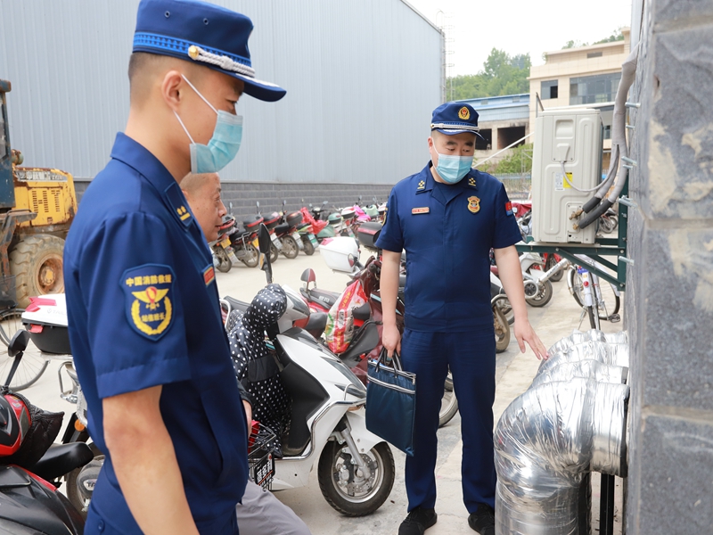 房县消防“三员融合”为仓储物流园安全保驾护航