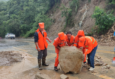 县交通运输局：敢当使命保畅通