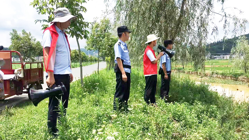 军店镇：巡河护平安