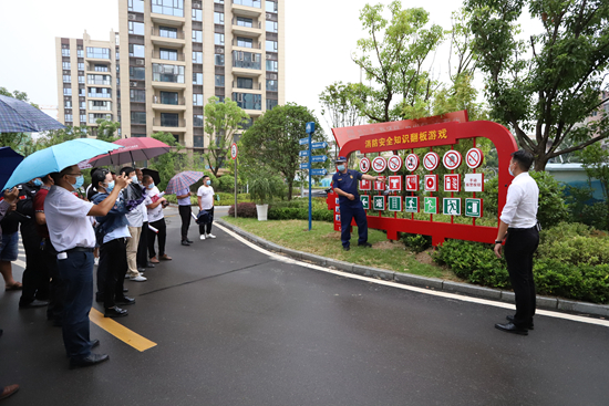 房县消防救援大队：多形式宣贯高层民用建筑消防安全管理规定