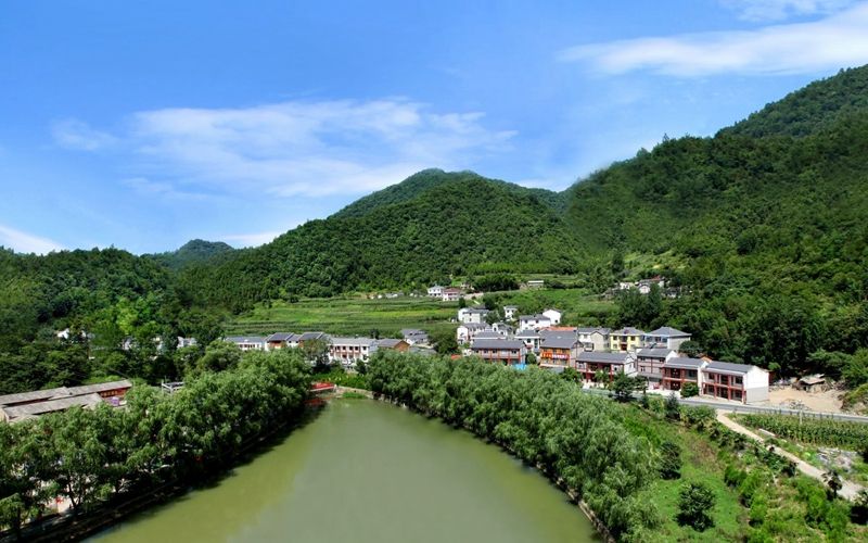 房县：唱好乡村振兴的“文明戏”