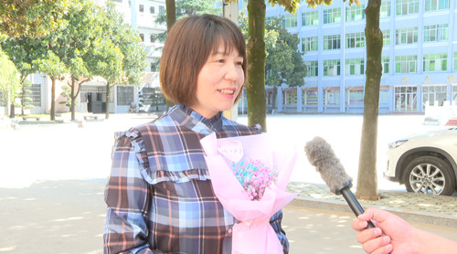 我县隆重庆祝第37个教师节