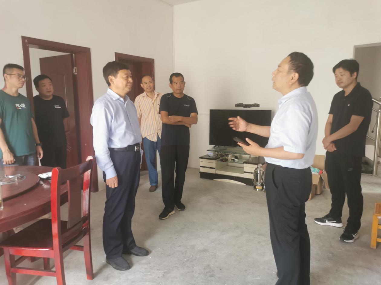 县人大常委会办公室驻村工作队：扛起党员使命　推进乡村振兴