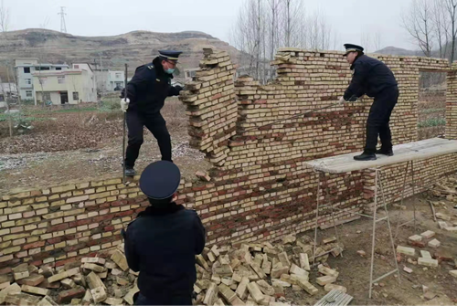 县城管执法局：全力做好春节期间控违拆违工作