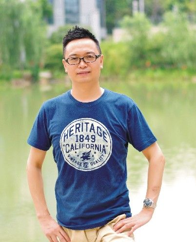 许辉，湖北房县太子贡黄酒有限公司董事长，武汉源产地电子商务有限公司董事长。