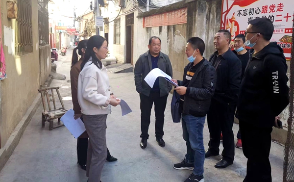 县创文办督查组：对县一中和实验小学进行常规督导