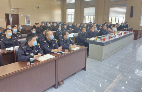 房县城管执法局集中观看党的二十大开幕会