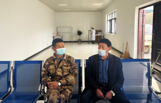 湖北房县：服务暖民心 烟农笑开颜